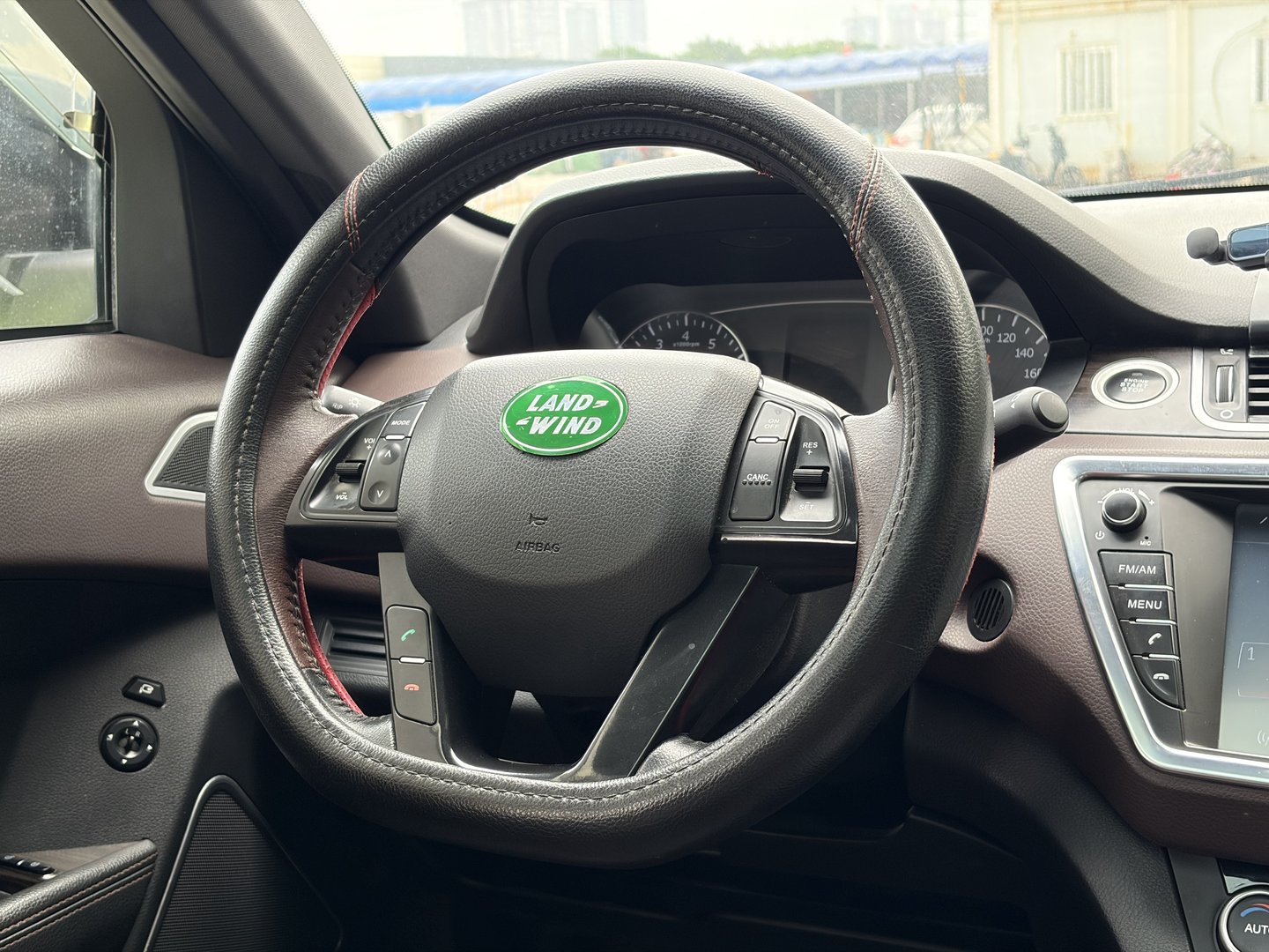 2015 Landwind X7 2015 2.0T Panoramic Luxury Edition - Seek Motors
