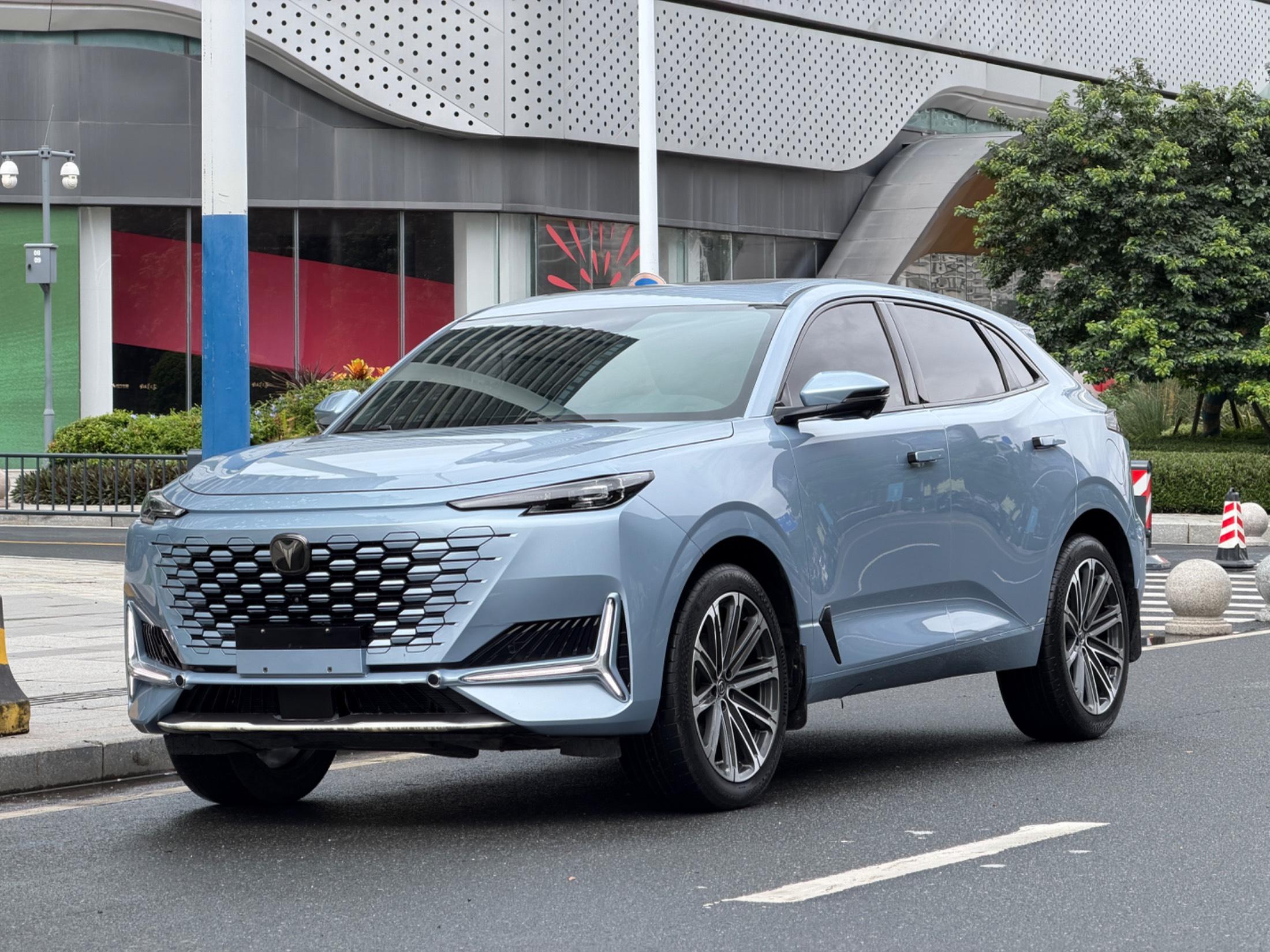 2021 Changan UNI-K 2021 2.0T 4WD Luxury Edition - Seek Motors