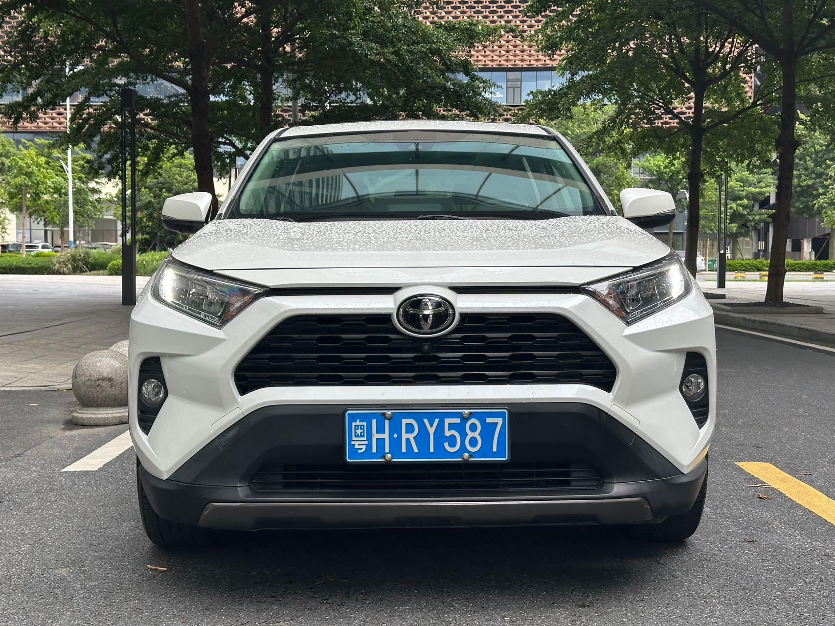 2020 Toyota RAV4 2020 2.0L CVT Front-Wheel Drive Plus - Seek Motors
