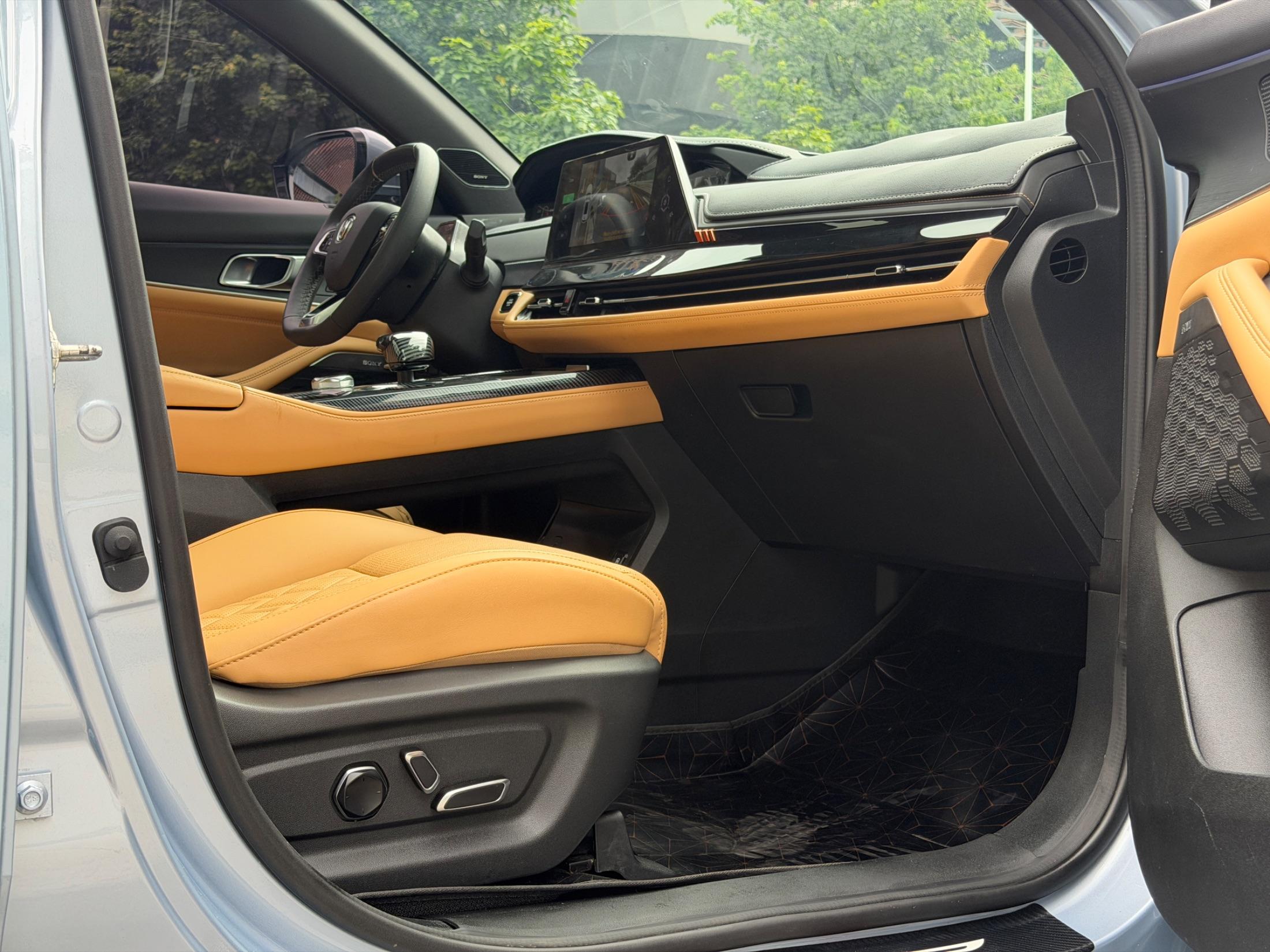 2021 Changan UNI-K 2021 2.0T 4WD Luxury Edition - Seek Motors