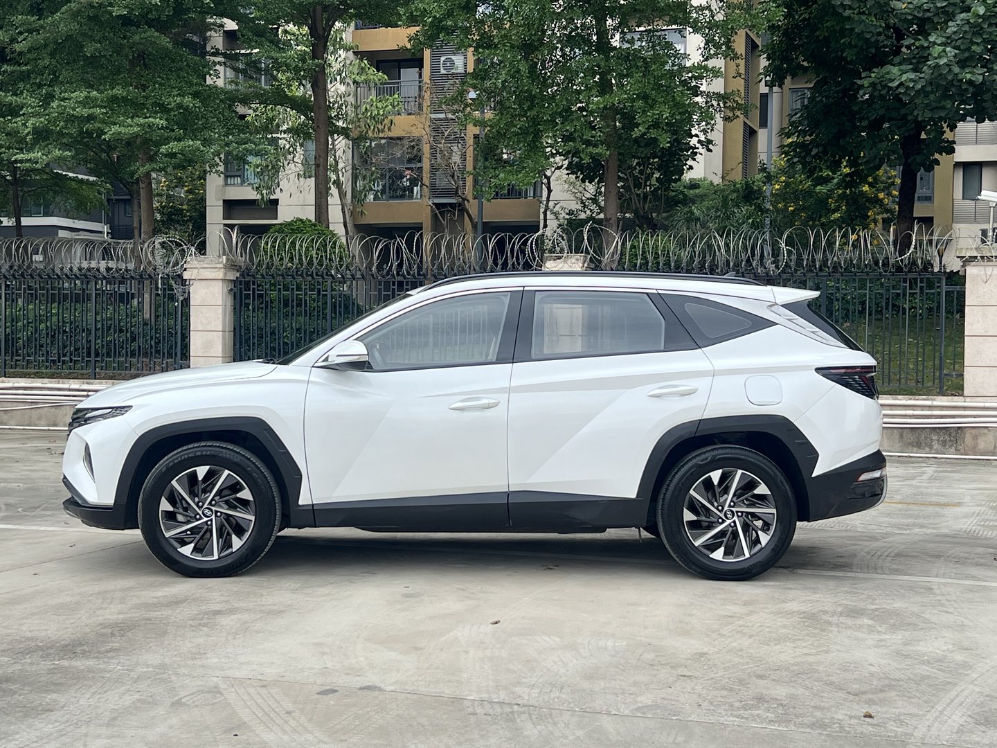 2023 Hyundai Tucson 2023 L 1.5T Automático FWD GLX - Seek Motors